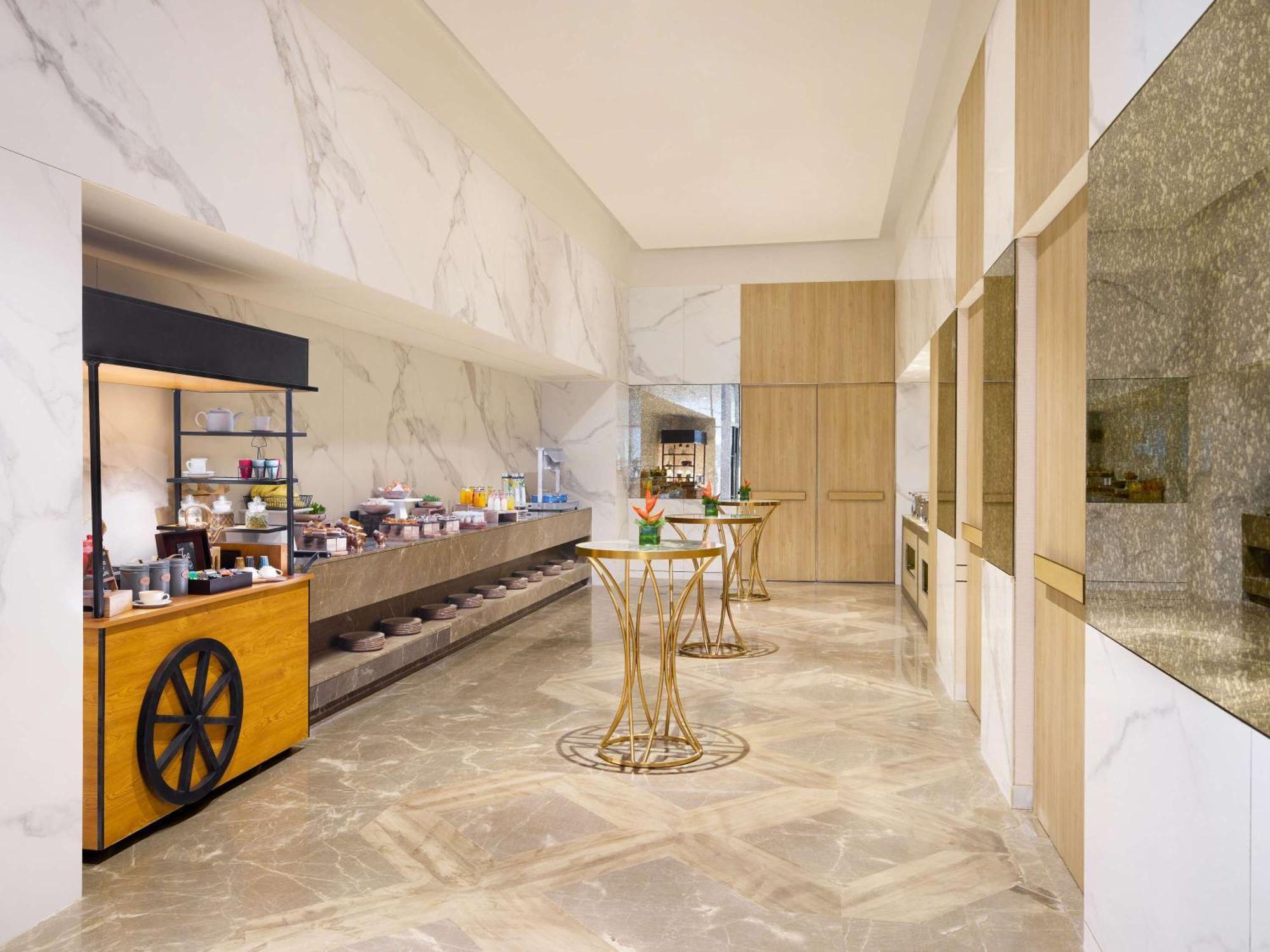 Novotel New Delhi City Centre エクステリア 写真
