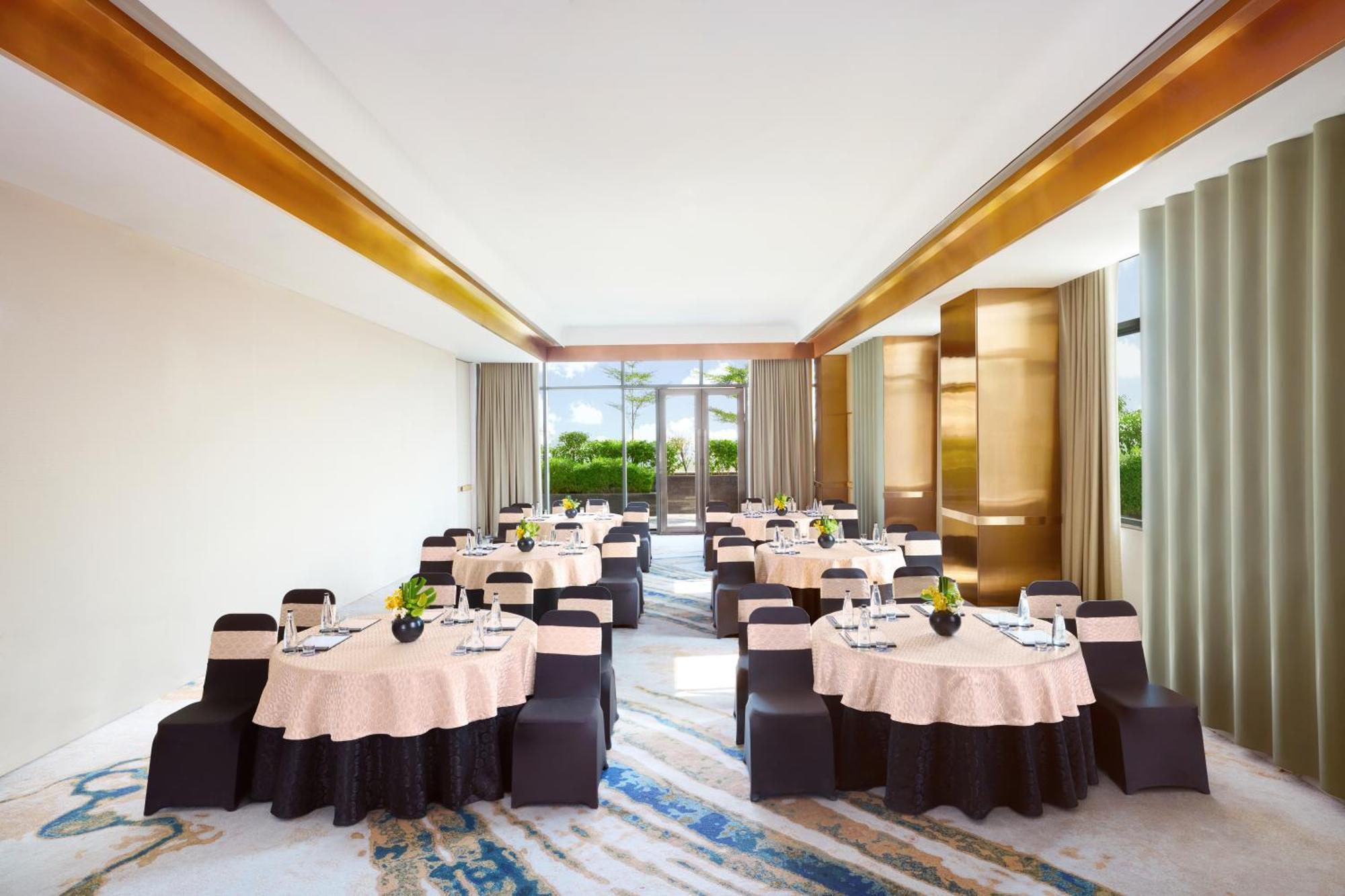 Novotel New Delhi City Centre エクステリア 写真