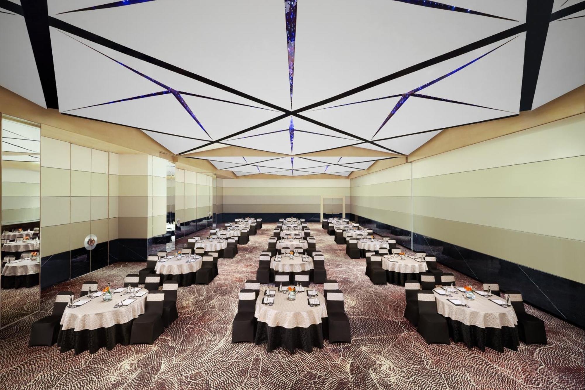 Novotel New Delhi City Centre エクステリア 写真