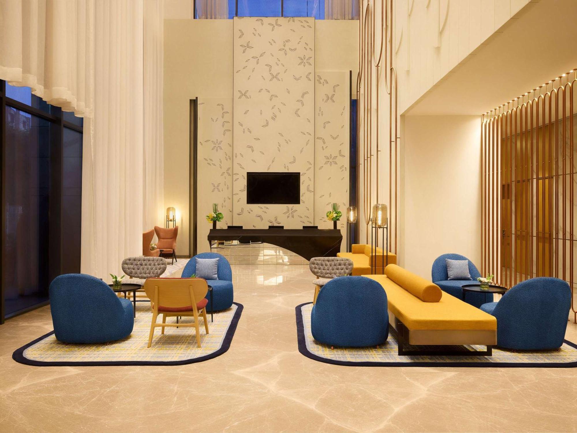Novotel New Delhi City Centre エクステリア 写真