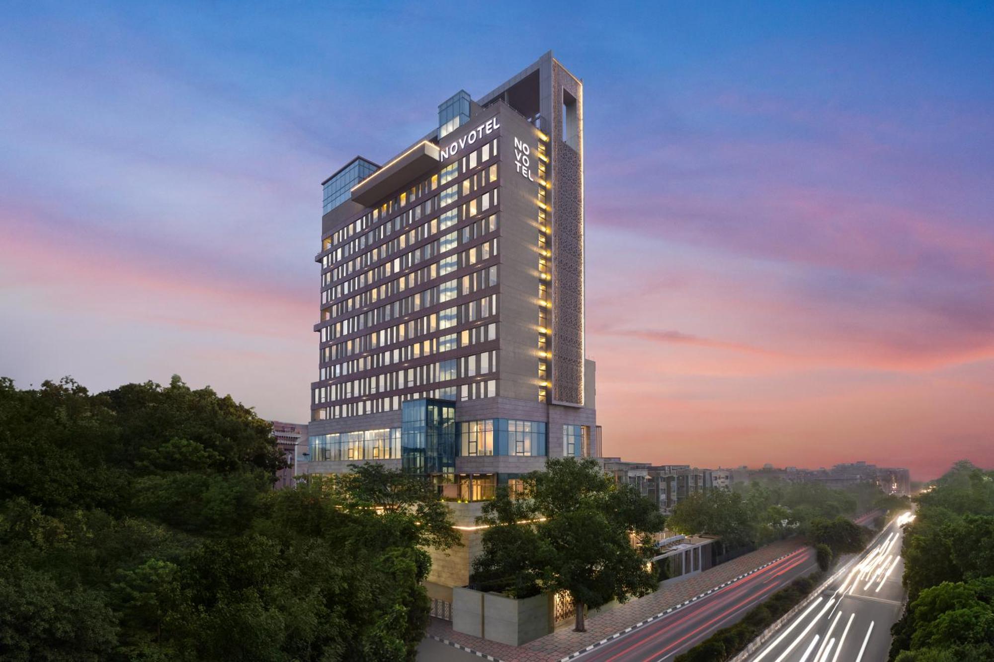 Novotel New Delhi City Centre エクステリア 写真