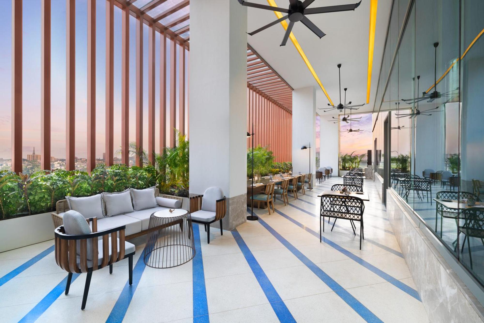 Novotel New Delhi City Centre エクステリア 写真