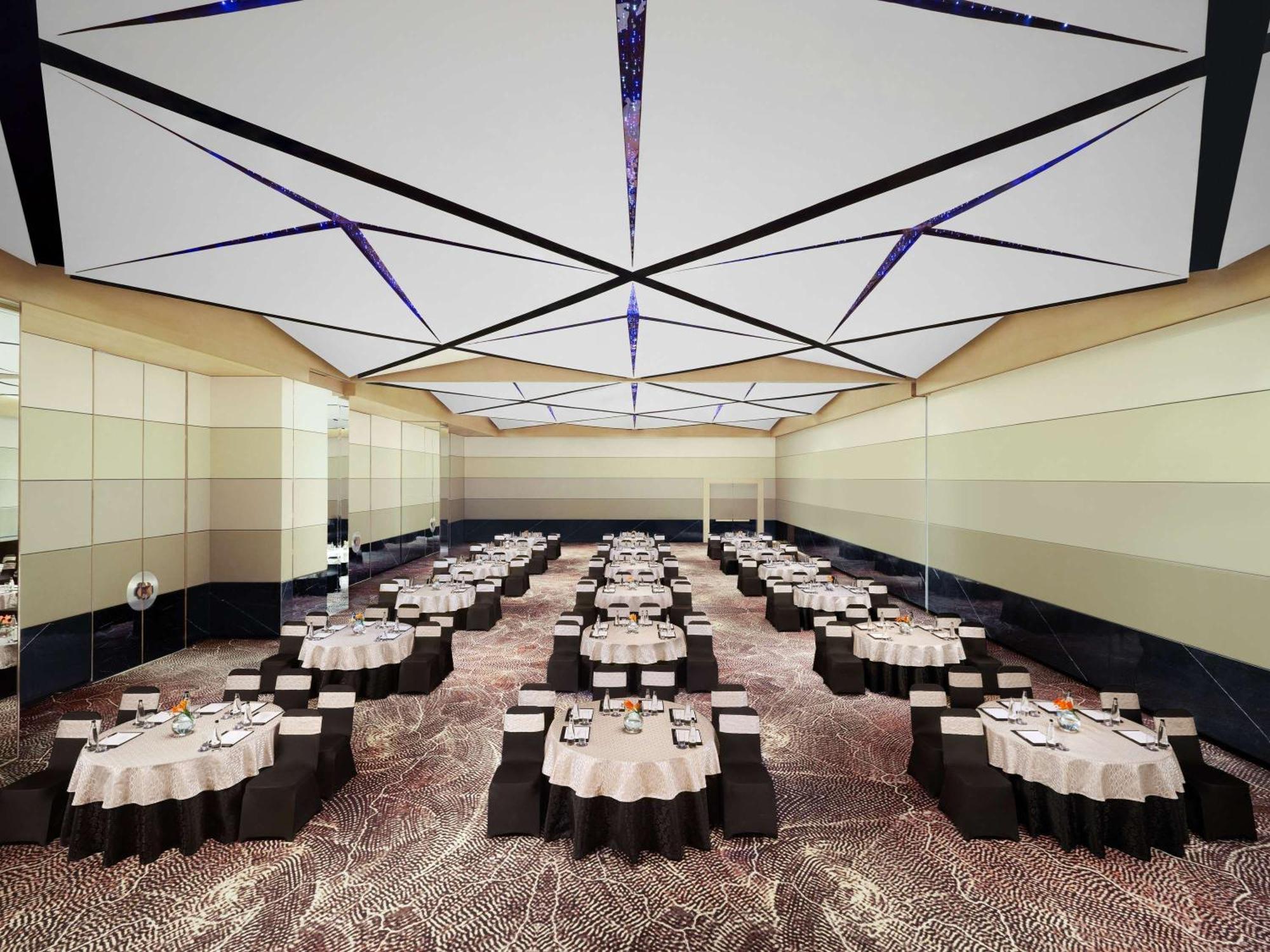 Novotel New Delhi City Centre エクステリア 写真